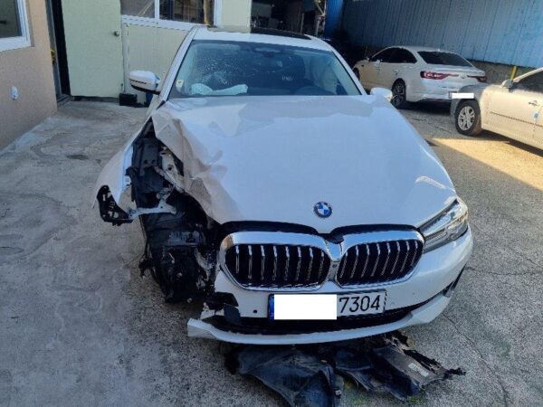 BMW 520i — 2022 model