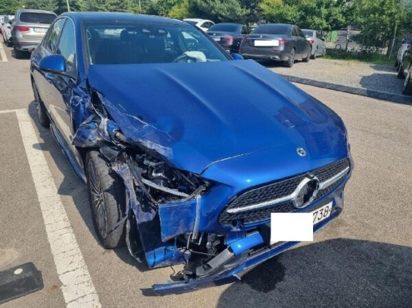 MercedesBenz C300 4MATIC — 2023 model