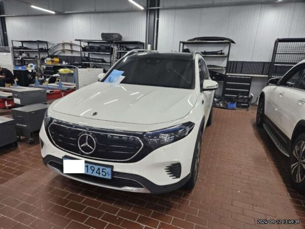 MercedesBenz EQB300 4MATIC — 2023 model