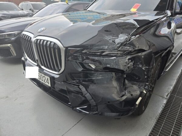 BMW X7 xDrive40i — 2024 model