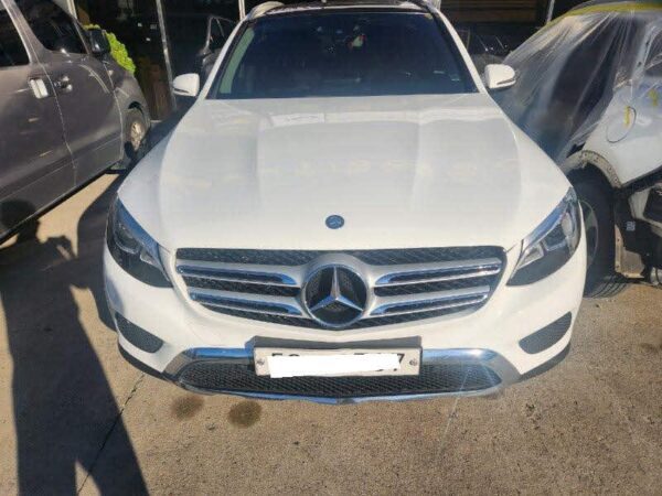 Benz / GLC220d 4MATIC 2016