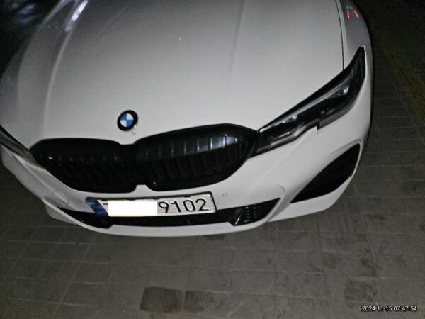 BMW 320i