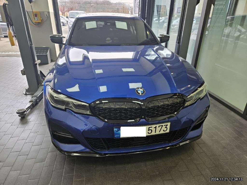 BMW 330i M Sport Package — photo 1 of 5
