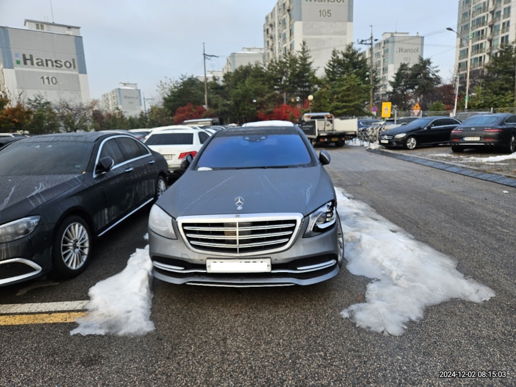 Mercedes-Benz S560 4Matic L — photo 1 of 5