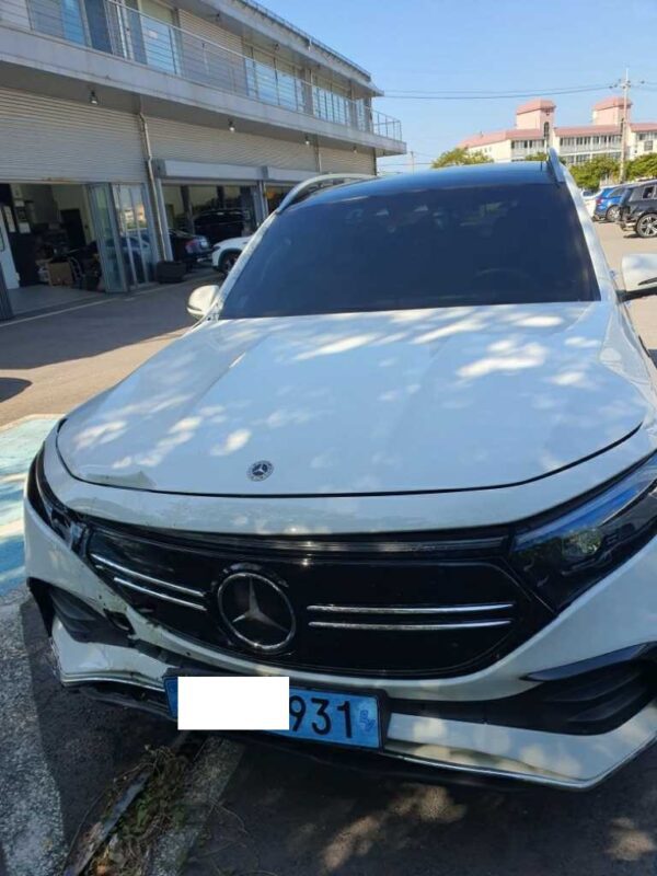 MercedesBenz EQB300 4MATIC