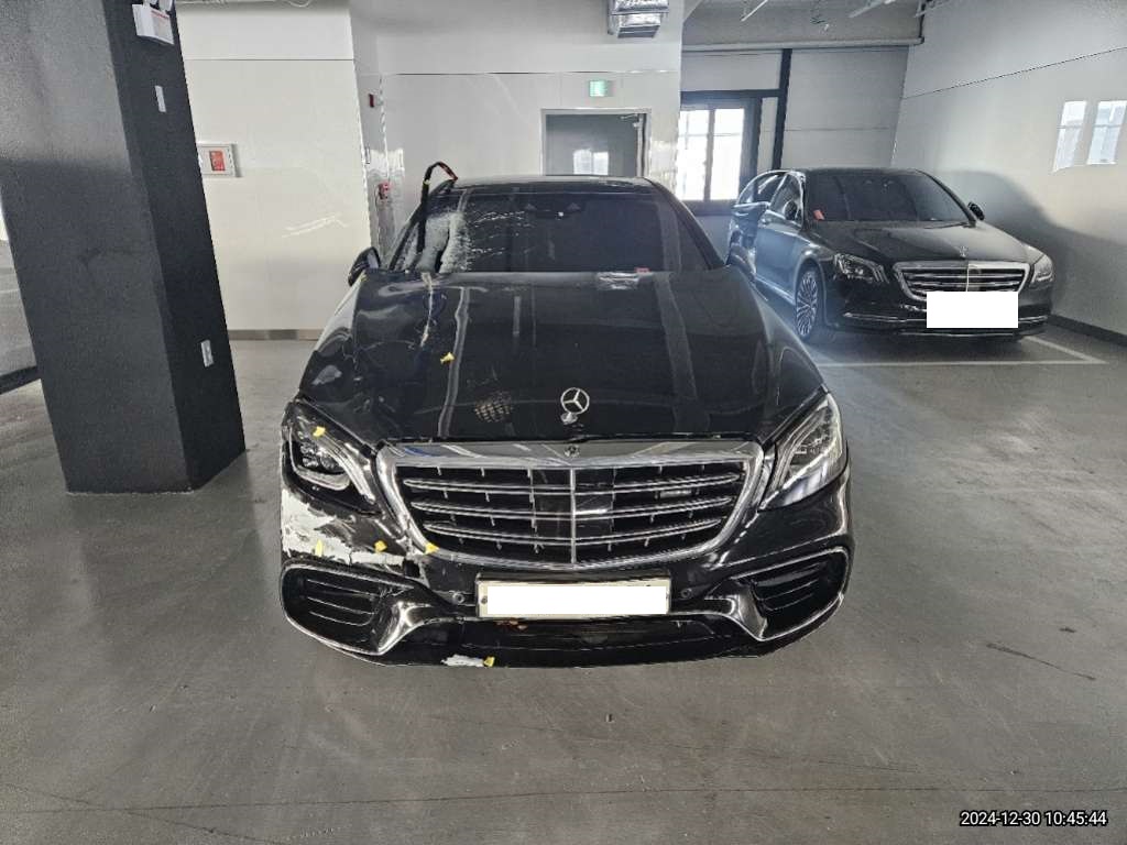 Mercedes-AMG S63 4Matic+L — photo 1 of 5