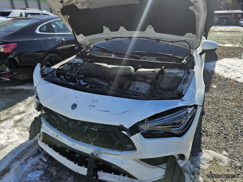 Mercedes-Benz CLA250 4MATIC — photo 1 of 5