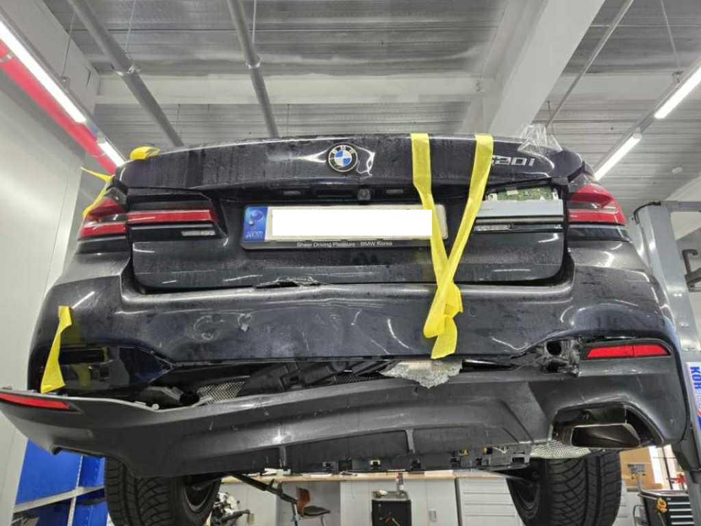 BMW 520i — photo 1 of 5