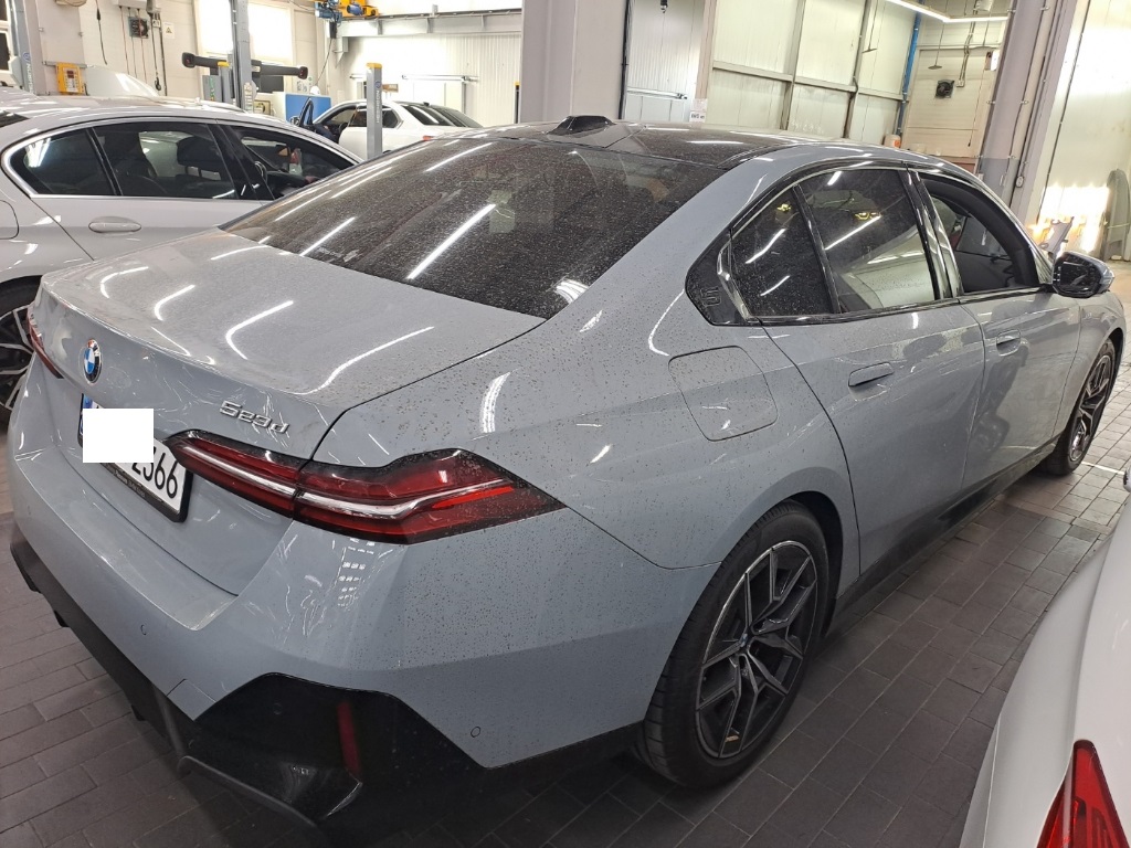 BMW 523d — photo 1 of 5