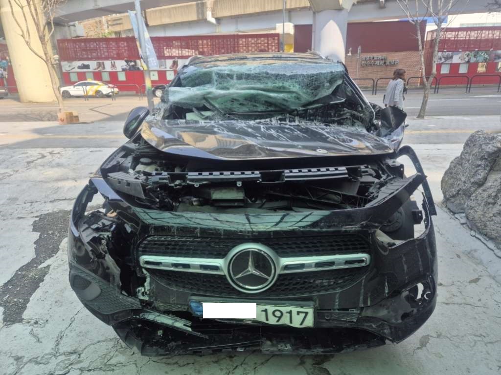 Mercedes-Benz GLA220 — photo 1 of 5