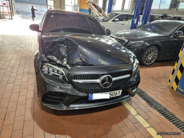 Mercedes-Benz C300 e 4MATIC