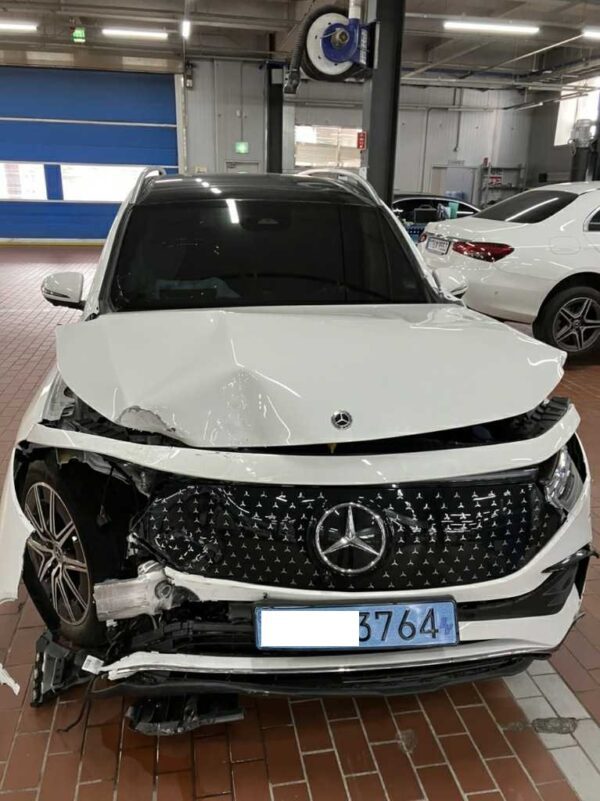 MercedesBenz EQB 300 4MATIC