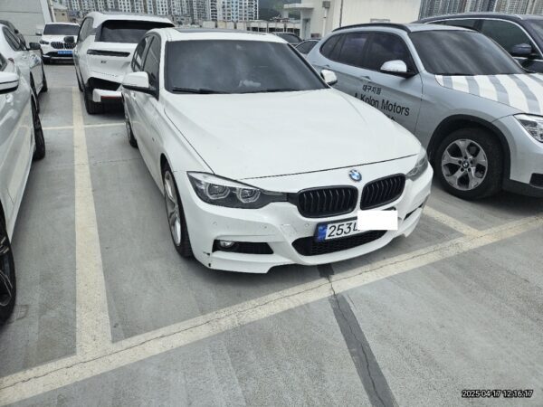BMW 330i