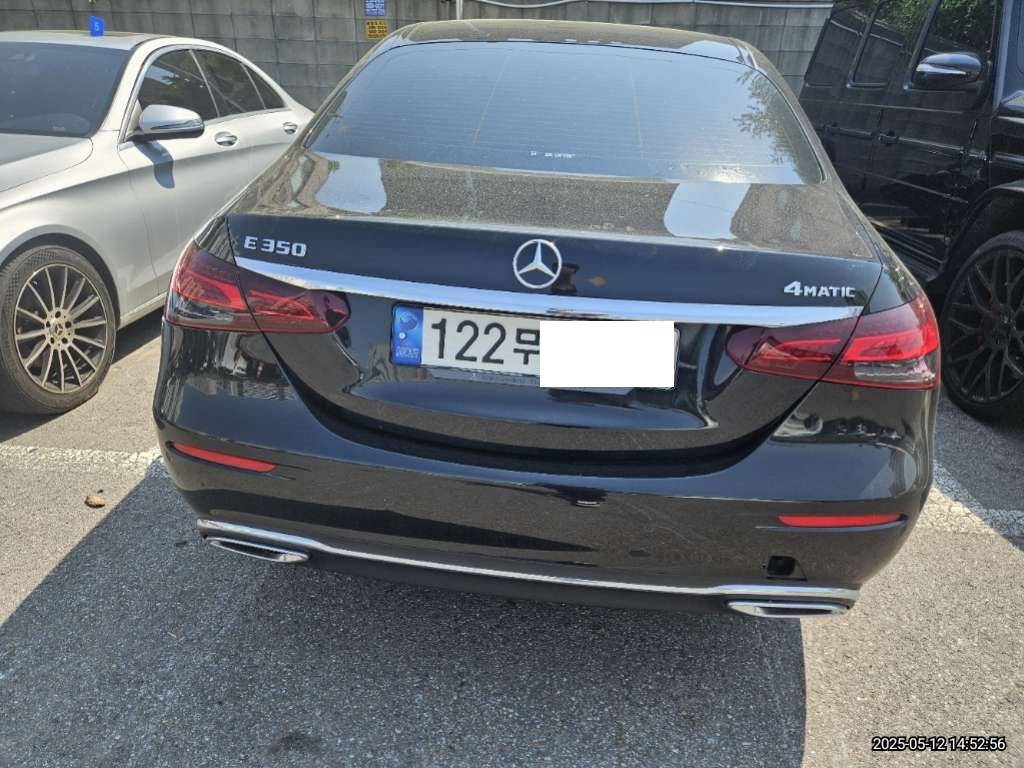Mercedes-Benz E350 4MATIC — photo 1 of 5