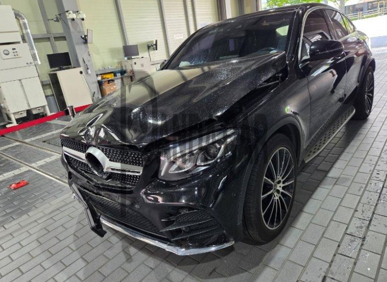 Mercedes-Benz GLC220 d 4Matic Coupe — photo 1 of 5