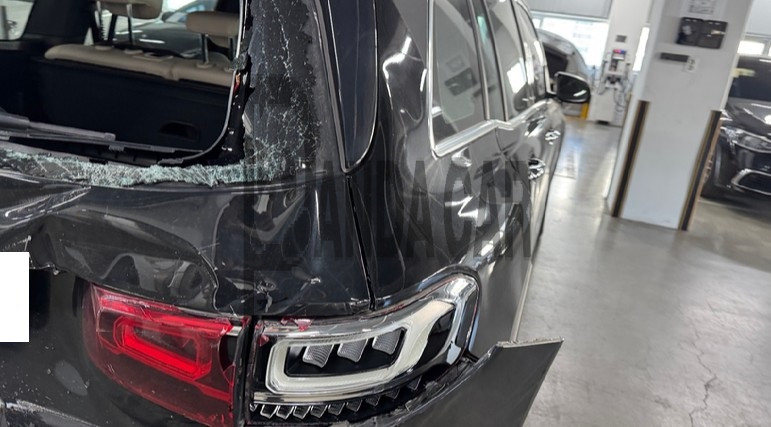 Mercedes-Benz GLB220 — photo 1 of 4