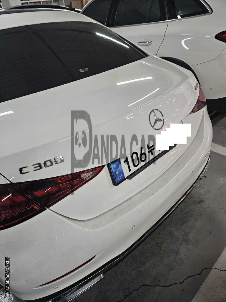 Mercedes-Benz C300 4MATIC — photo 1 of 5