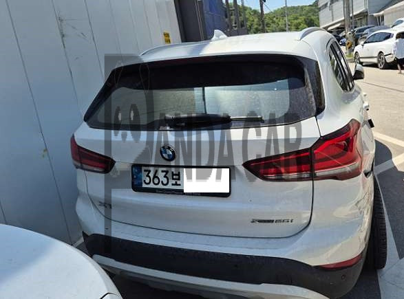 BMW X1 xDrive20i — photo 1 of 1