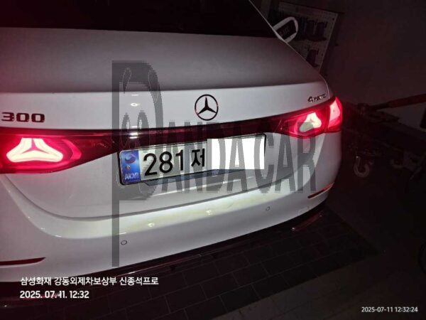 Mercedes-Benz E 300 4MATIC