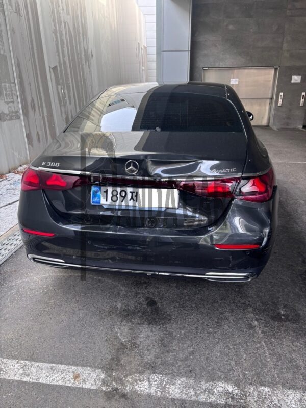 MercedesBenz E 300 4MATIC