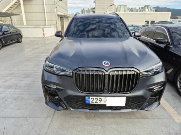 BMW X7 M50i
