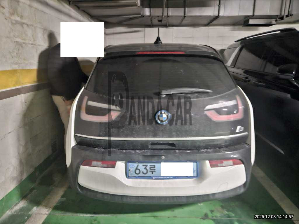 BMW i3 120Ah LUX — photo 1 of 4