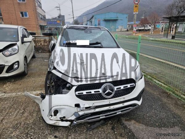 Mercedes-Benz GLA220