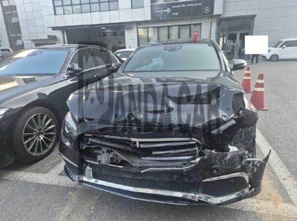 MercedesBenz E300 e 4MATIC