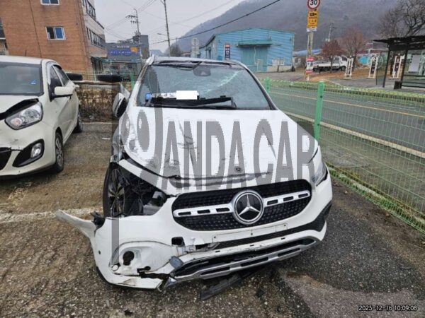 Mercedes-Benz GLA220