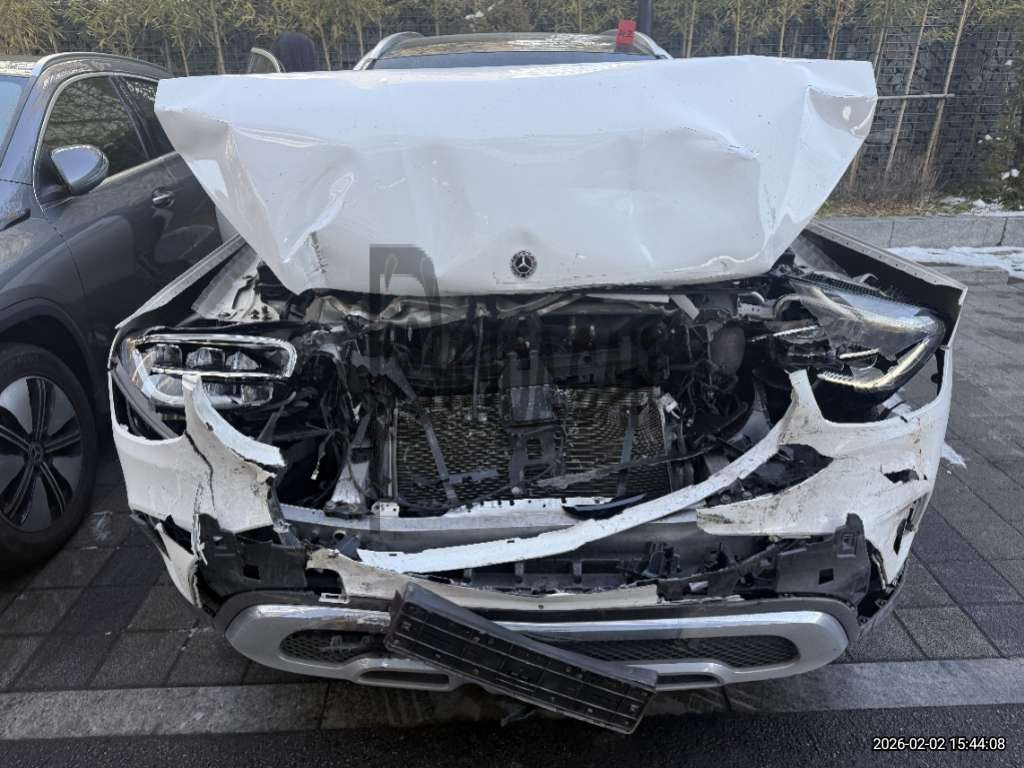 Mercedes-Benz GLC300 e 4MATIC — photo 1 of 4