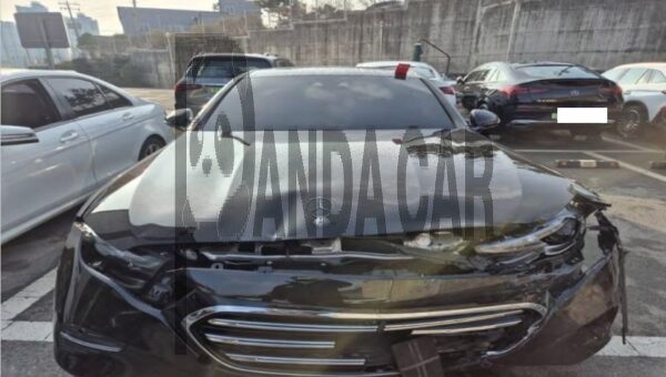 MercedesBenz E 300 4MATIC