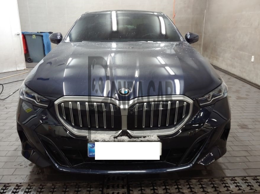 BMW 530i xDrive — photo 1 of 4