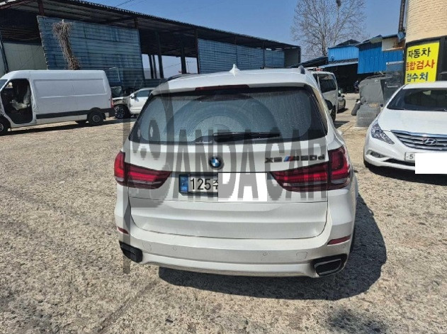 BMW X5 M50d — photo 1 of 4