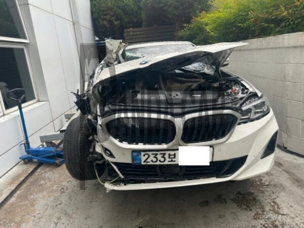 BMW 320i