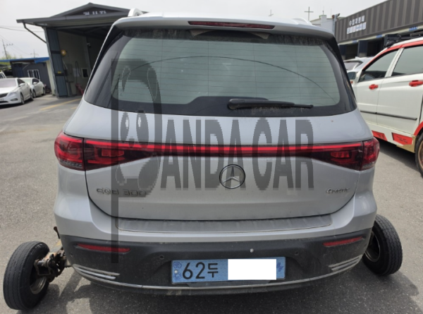 Mercedes-Benz EQB300 4MATIC