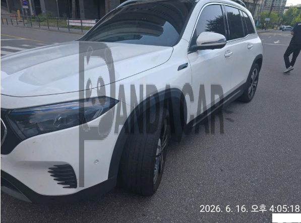 Mercedes-Benz EQB300 4MATIC