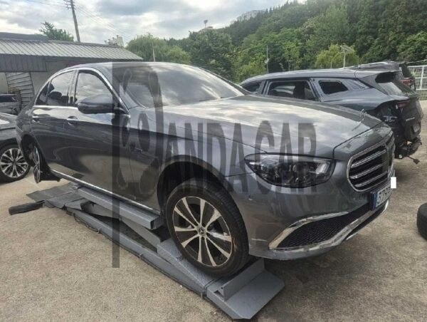 Mercedes-Benz E300 e 4MATIC