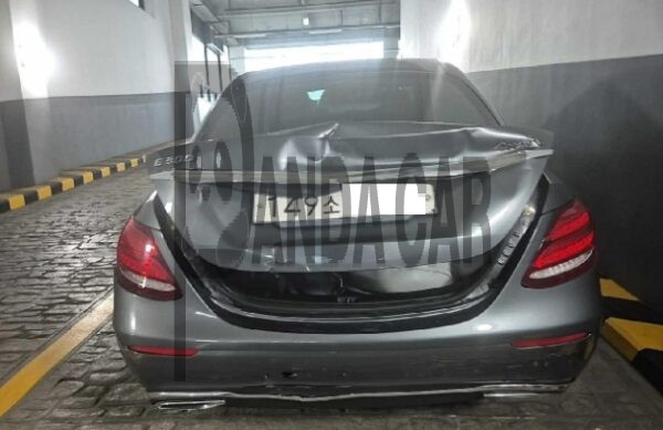 Mercedes-Benz E 300 4MATIC