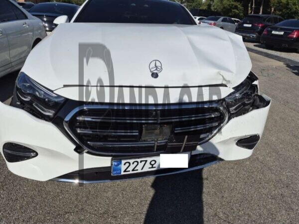 Mercedes-Benz E 300 4MATIC