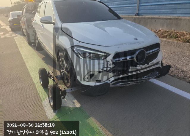 2021 Mercedes-Benz GLA220, photograph 4