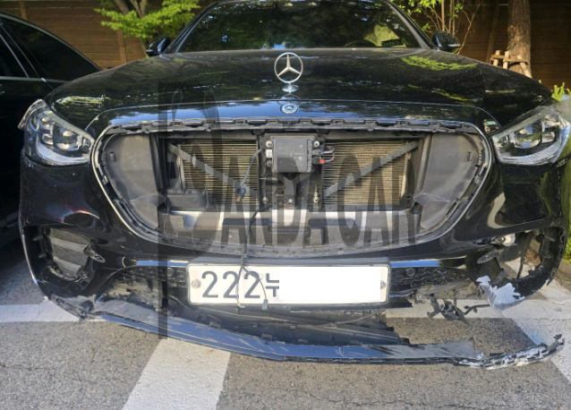 2023 Mercedes-Benz S500 4MATIC, photograph 2