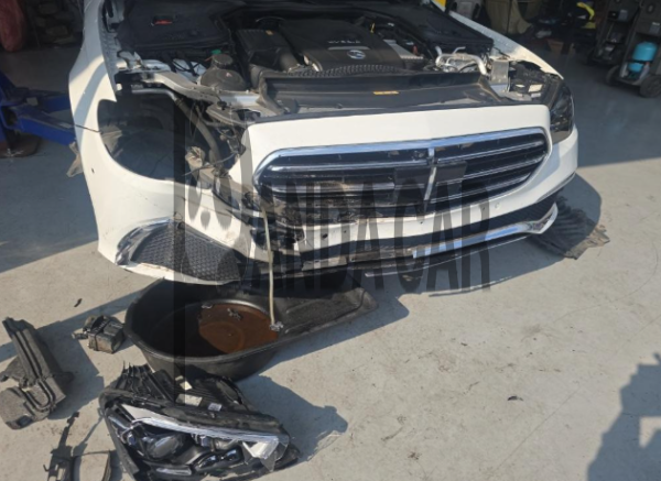 Mercedes-Benz E300 e 4MATIC