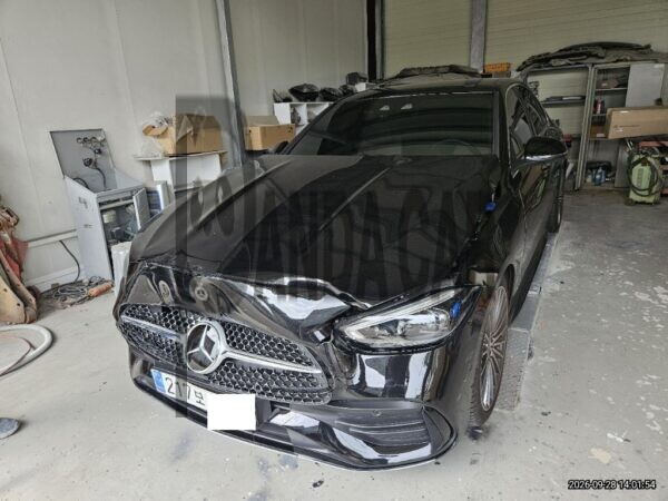 Mercedes-Benz C300 4MATIC