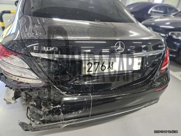 Mercedes-Benz E 300 4MATIC